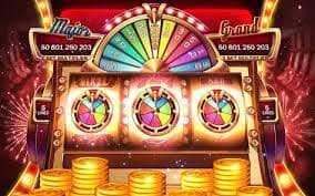 Người chơi trải nghiệm game slot online trên điện thoại Việt Nam